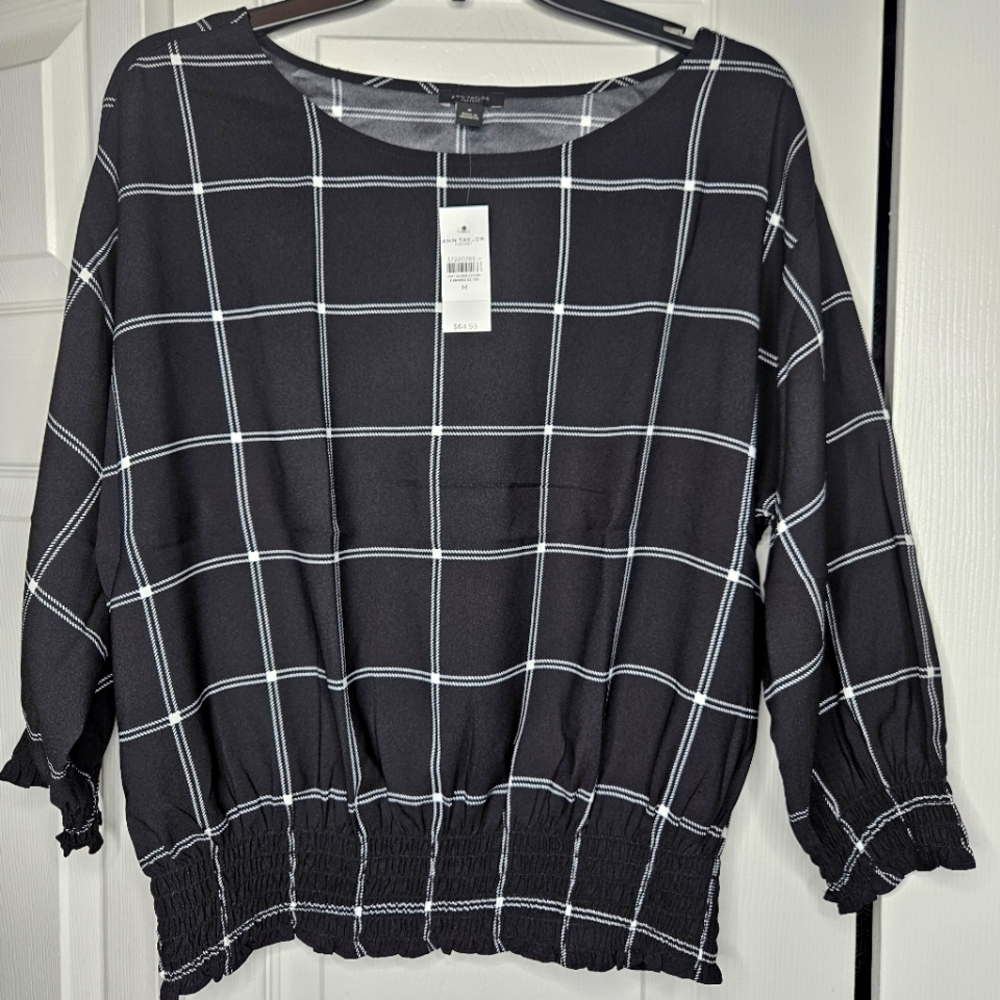 NWT Ann Taylor factory black and white window pane pattern blouse size M.